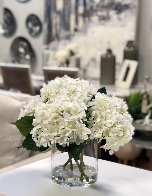 Hydrangea in Vase - Image 2