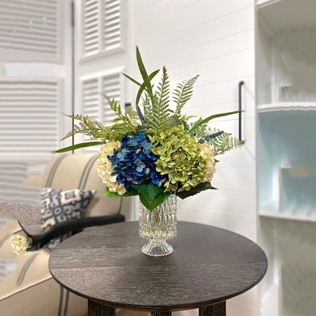 Assorted Hydrangea in  Vase - Image 6