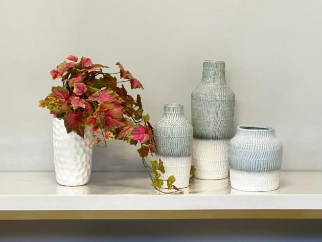 Red Ivy Arrangement in Ceramic Vase - Image 6